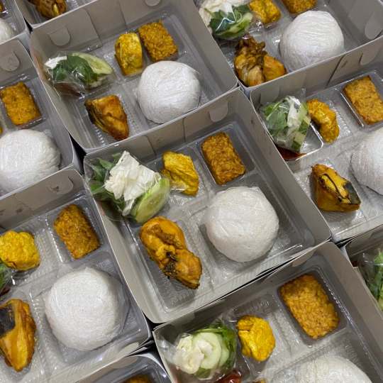 Nasi Kotak Ayam Goreng Murah dan Lengkap - Rumahtumpengjakarta.com