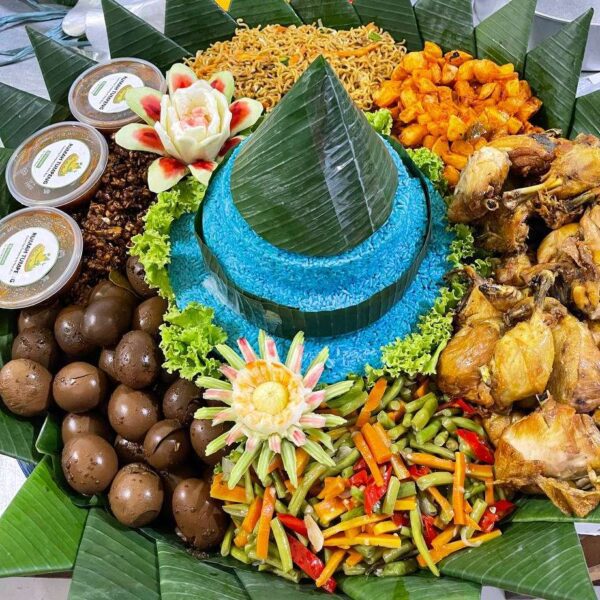 tumpeng tampah basic 30 porsi nasi biru.jpg