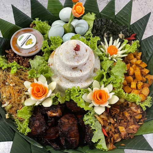 Tampah Liwet Sajian Tradisional