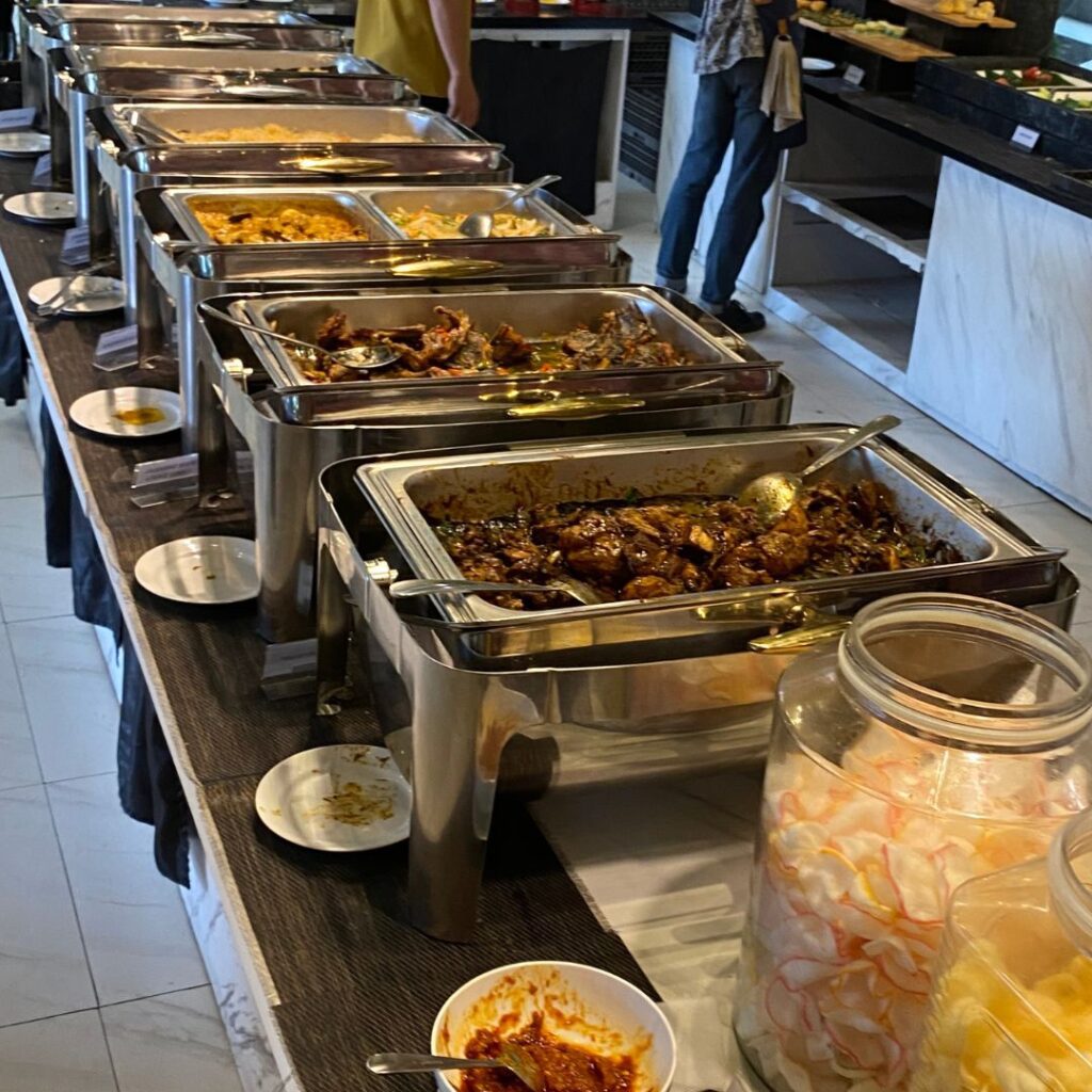 gpp -ayam saus mentega dan ikan kakap prasmanan