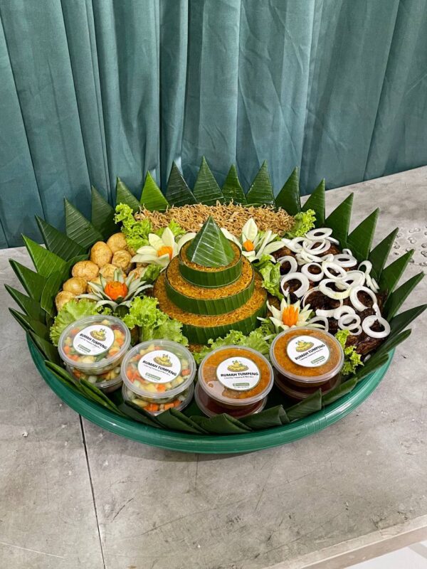 Nasi Tumpeng Kebuli Spesial - Free Ongkir!